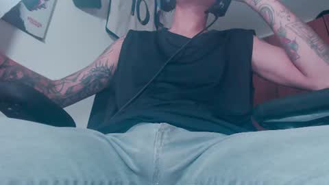 Snapshot of skateboy444 chatting on 19, 6, 2026 king online show from 19, 6, 2026
