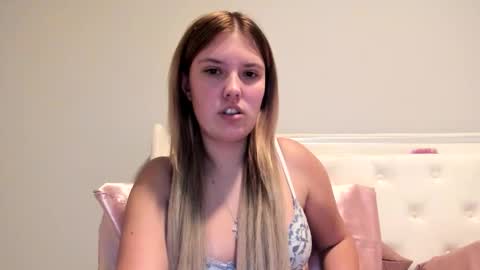 Snapshot of skiimaskabby chatting on 11, 9, 2025 skiimaskabby online show from 11, 9, 2025