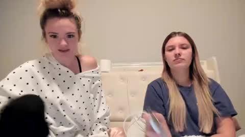 Snapshot of skiimaskabby chatting on 8, 11, 2025 skiimaskabby online show from 8, 11, 2025