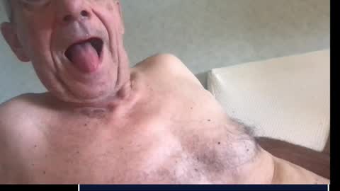 Snapshot of skima48 chatting on 4, 10, 2025 skima48 online show from 4, 10, 2025