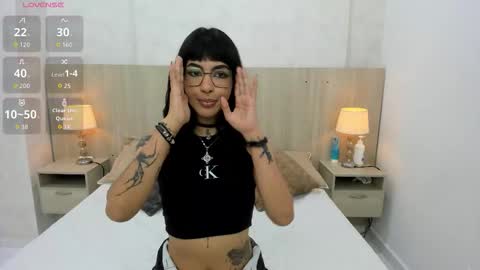 Emily Rojas online show from 8, 11, 2025