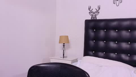 skinny_hottie18 online show from 27, 12, 2024