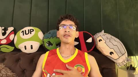 skinny jean  online show from 23, 2, 2026