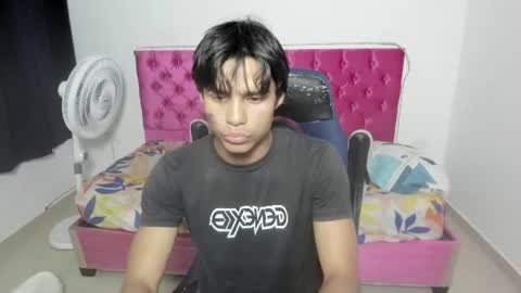 Snapshot of skinny_sam23 chatting on 18, 6, 2026 sam online show from 18, 6, 2026