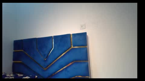 skinnyasssexyboobs online show from 4, 11, 2025