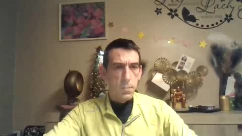 Snapshot of skinnybigcock2 chatting on 28, 12, 2024 SkinnyBigCock2 online show from 28, 12, 2024