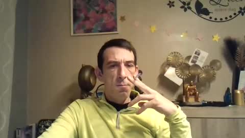 Snapshot of skinnybigcock2 chatting on 6, 1, 2025 SkinnyBigCock2 online show from 6, 1, 2025