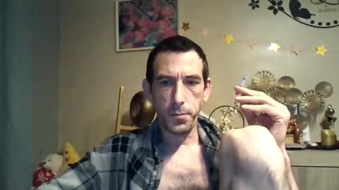 Snapshot of skinnybigcock2 chatting on 5, 10, 2025 SkinnyBigCock2 online show from 5, 10, 2025