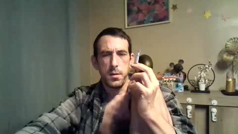 Snapshot of skinnybigcock2 chatting on 19, 10, 2025 SkinnyBigCock2 online show from 19, 10, 2025