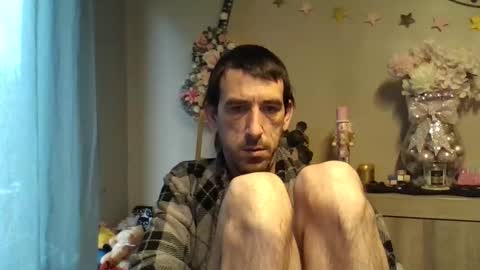 Snapshot of skinnybigcock2 chatting on 28, 11, 2025 SkinnyBigCock2 online show from 28, 11, 2025