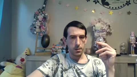 Snapshot of skinnybigcock2 chatting on 3, 12, 2025 SkinnyBigCock2 online show from 3, 12, 2025