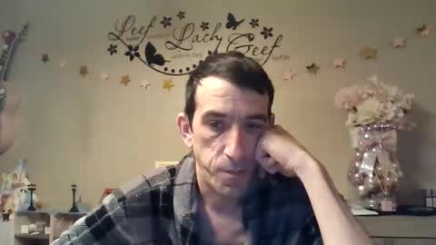 Snapshot of skinnybigcock2 chatting on 7, 1, 2026 SkinnyBigCock2 online show from 7, 1, 2026