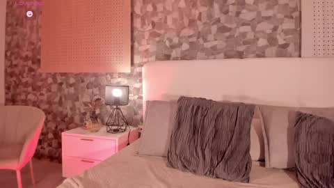 Snapshot of skinnydoll_1 chatting on 20, 5, 2026 Mila online show from 20, 5, 2026