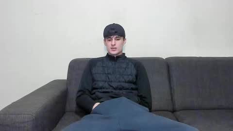 skinnyguywithbigd online show from 4, 12, 2024