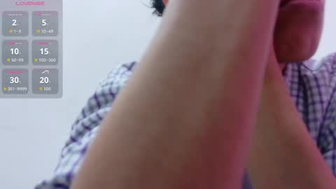 Snapshot of skinnyneighbour_ chatting on 4, 12, 2025 Karla online show from 4, 12, 2025