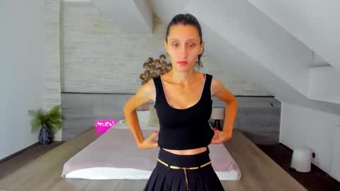 Snapshot of skinnystar_ chatting on 3, 10, 2025 Julia online show from 3, 10, 2025