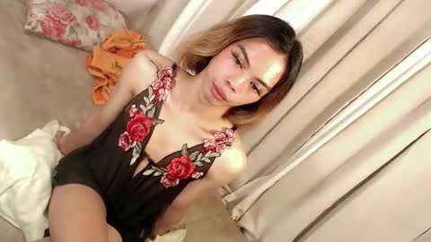 Snapshot of skinnytrans69 chatting on 1, 5, 2026 skinnytrans69 online show from 1, 5, 2026