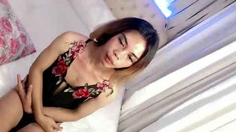 Snapshot of skinnytrans69 chatting on 5, 5, 2026 skinnytrans69 online show from 5, 5, 2026
