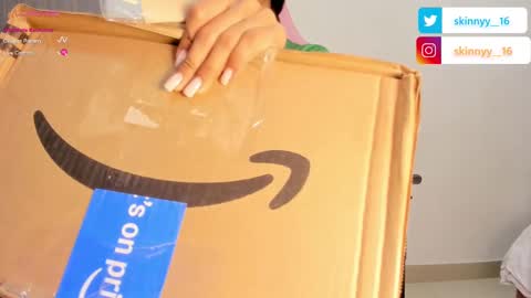 Snapshot of skinnyy_16 chatting on 8, 10, 2025 Skinny online show from 8, 10, 2025