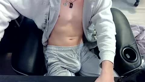 Snapshot of skrogdog chatting on 20, 4, 2026 skrogdog online show from 20, 4, 2026