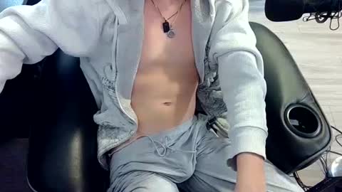 Snapshot of skrogdog chatting on 10, 5, 2026 skrogdog online show from 10, 5, 2026