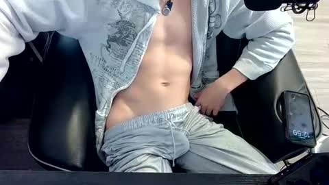 Snapshot of skrogdog chatting on 11, 5, 2026 skrogdog online show from 11, 5, 2026