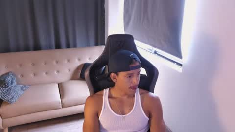 Snapshot of skull_prospect chatting on 8, 8, 2026 Liam Vokov online show from 8, 8, 2026
