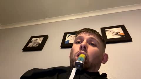 Snapshot of skuzzy25 chatting on 16, 1, 2025 skuzzy25 online show from 16, 1, 2025