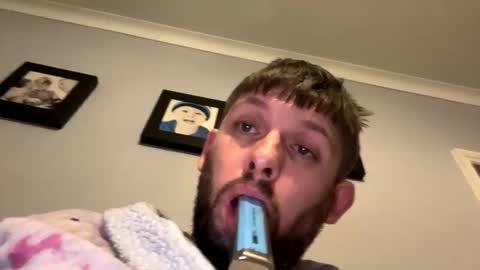 Snapshot of skuzzy25 chatting on 8, 2, 2025 skuzzy25 online show from 8, 2, 2025