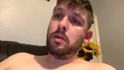 Snapshot of skuzzy25 chatting on 10, 9, 2025 skuzzy25 online show from 10, 9, 2025