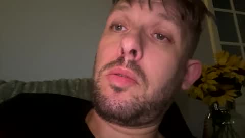 Snapshot of skuzzy25 chatting on 31, 10, 2025 skuzzy25 online show from 31, 10, 2025