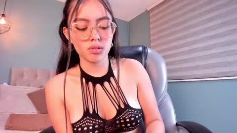 Snapshot of sky_blue__ chatting on 20, 2, 2025 Hanna  online show from 20, 2, 2025