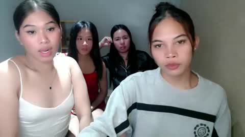 Snapshot of sky_fox_sweetxx chatting on 16, 12, 2024 online show from 16, 12, 2024