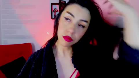 Snapshot of sky_girl1 chatting on 8, 10, 2025 Mile online show from 8, 10, 2025