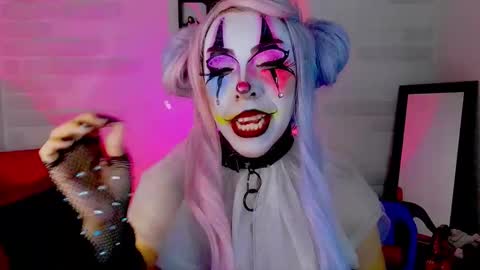 Snapshot of sky_girl1 chatting on 24, 10, 2025 Mile online show from 24, 10, 2025