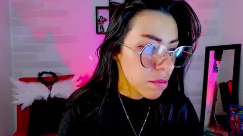 Snapshot of sky_girl1 chatting on 10, 11, 2025 Mile online show from 10, 11, 2025