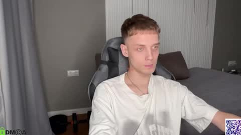 Snapshot of sky_hunter chatting on 6, 11, 2025 sky_hunter online show from 6, 11, 2025