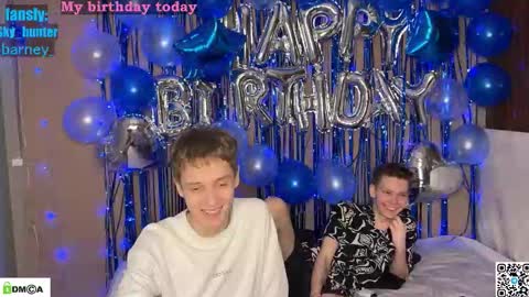 Snapshot of sky_hunter chatting on 17, 12, 2025 sky_hunter online show from 17, 12, 2025