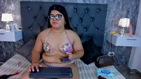 sky_white_ online show from 22, 6, 2026