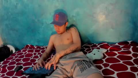 Snapshot of sky_wild chatting on 19, 12, 2025 sky_wild online show from 19, 12, 2025