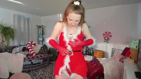 Snapshot of skyewatson chatting on 21, 12, 2024 Skye Watson online show from 21, 12, 2024