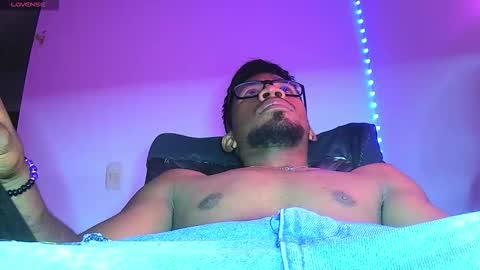 Snapshot of skyfall9875 chatting on 23, 12, 2025 skyfall9875 online show from 23, 12, 2025