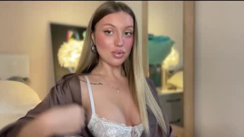 GARRY AND SOPHIA online show from 4, 12, 2025