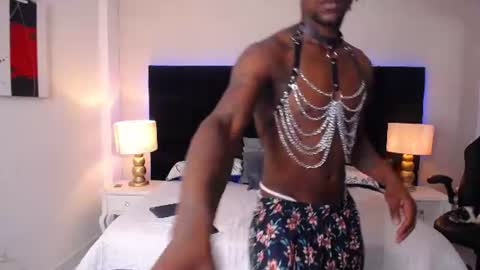 Snapshot of skylerbigxxx chatting on 9, 6, 2026 SKYLERBIGXXX online show from 9, 6, 2026