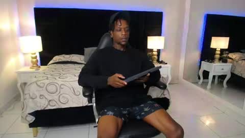 Snapshot of skylerbigxxx chatting on 13, 6, 2026 SKYLERBIGXXX online show from 13, 6, 2026