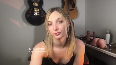 skylerluvsuuu online show from 23, 1, 2025