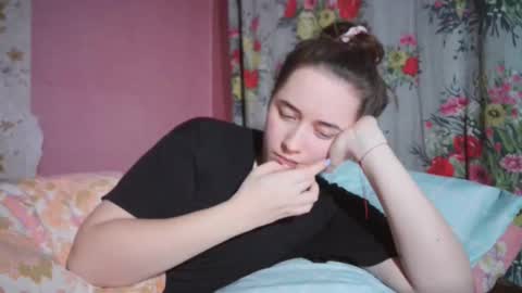 skyressie333 online show from 8, 12, 2024