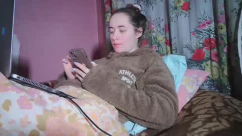 skyressie333 online show from 16, 12, 2024