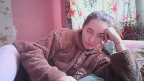 skyressie333 online show from 18, 12, 2024