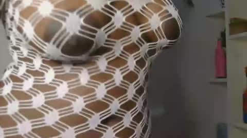 Bella online show from 16, 2, 2025